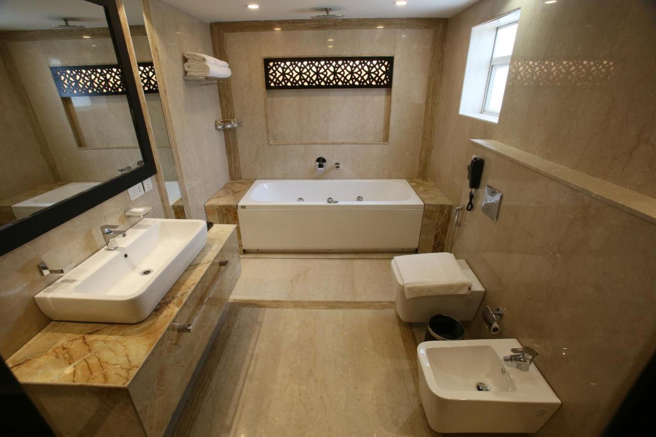 Vivin Luxury Suites Thiruvananthapuram Eksteriør billede